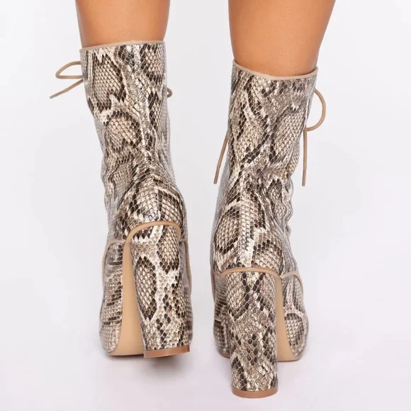 Fashion Nova Snake Print Lace Up Bootie Size 11 - Picture 3 of 7